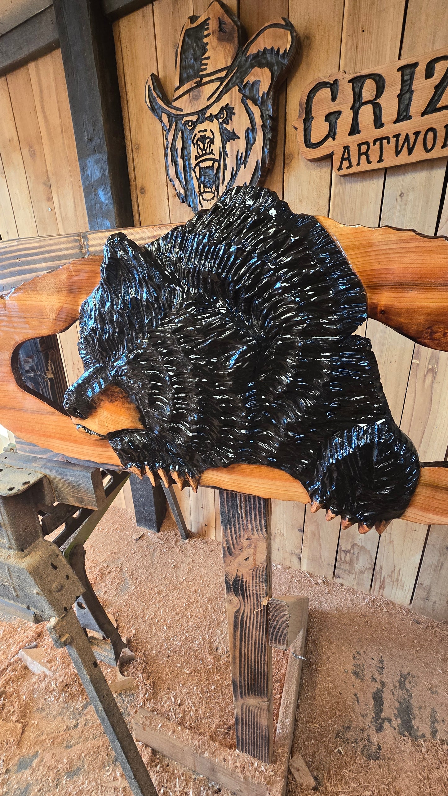 🐻 Sleepy Bear Wall Hanger Cedar – 3.5ft Long