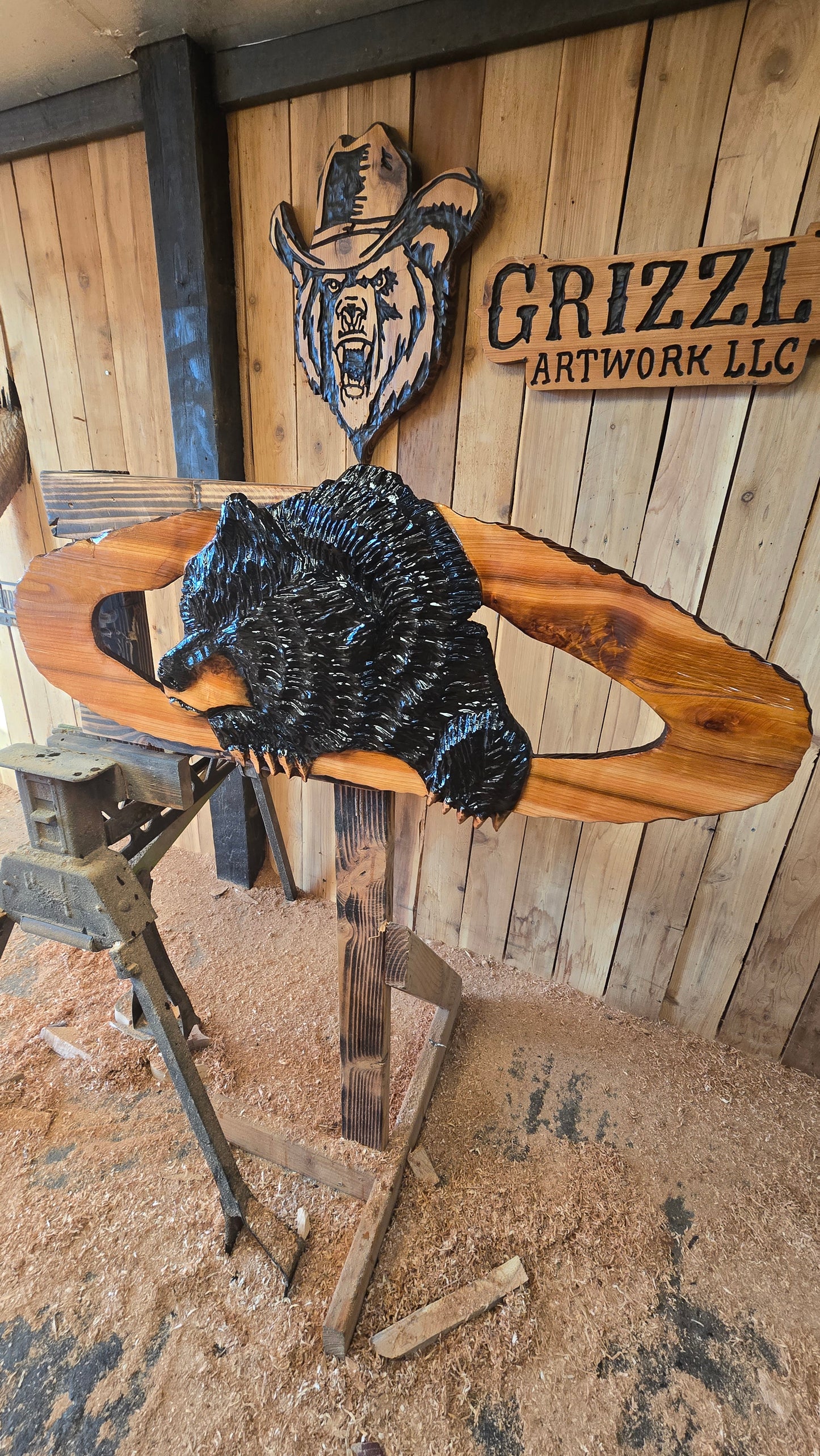 🐻 Sleepy Bear Wall Hanger Cedar – 3.5ft Long